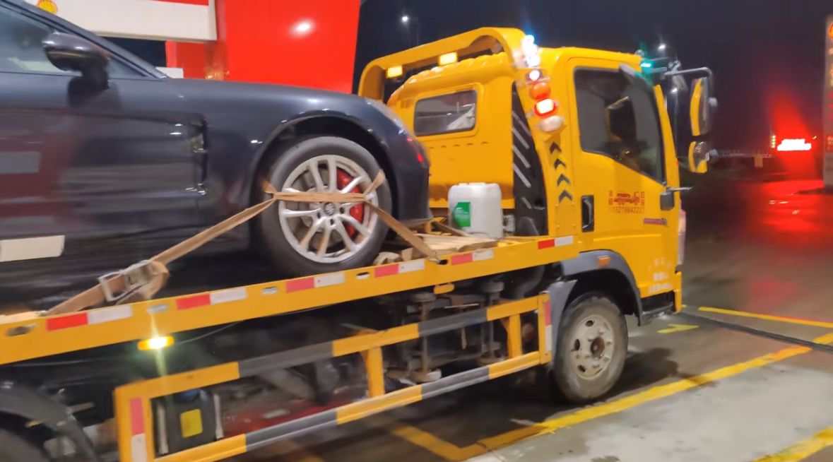 甘南行车途中遇到突发状况该如何呼叫道路救援？
